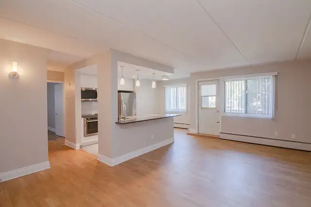 *Cession de bail* 1525 avenue Victoria Saint-Lambert J4R1R6 in Long Term Rentals in Longueuil / South Shore - Image 2