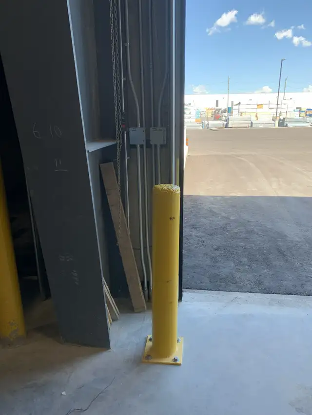 Security galvanized gates & fence, safety bollards, concrete in Snow Removal & Property Maintenance in City of Toronto - Image 6