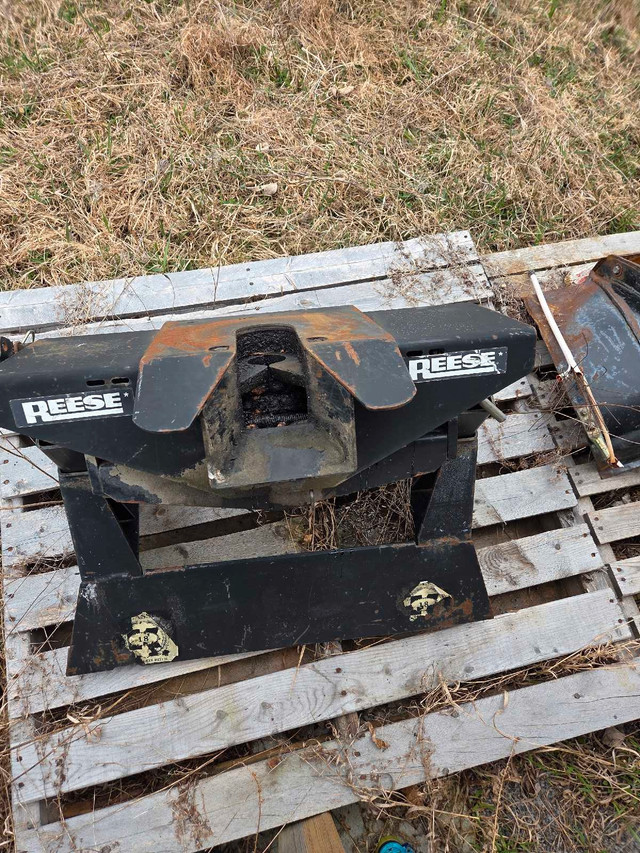 18k Reese hitch in RV & Camper Parts & Accessories in Peterborough