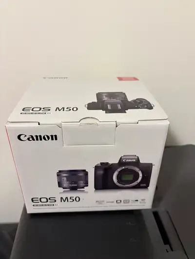 Canon EOS M50 Mirrorless Camera + Bag + SD card + Microphone!, View more