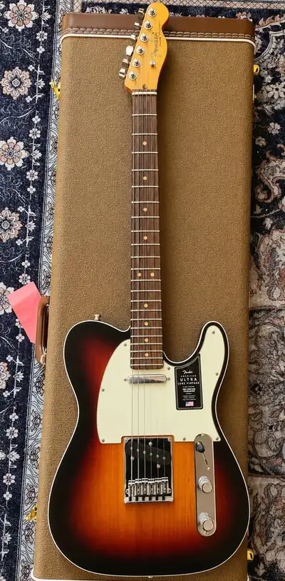 Fender American Ultra Luxe Vintage '60s Telecaster Custom 2025 État absolument neuf. La guitare a ét...
