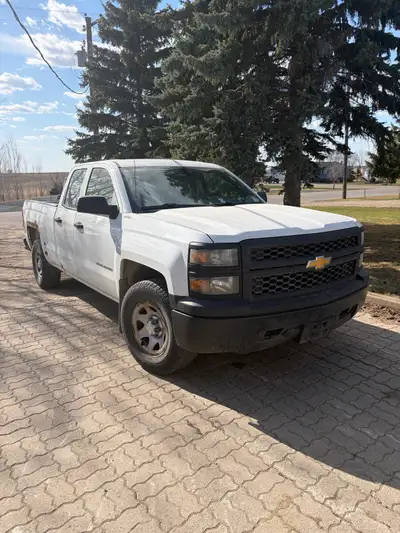 2014 Silverado WT/LT, 4x4, 4.3 V6, runs and drives excellent, 4wd works, needs a few things before i...