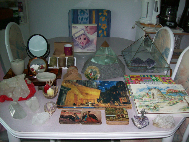 6 naperons de collection pepernel,vase,bibelot,cadre,cuisine dans Décoration intérieure et accessoires  à Laval/Rive Nord