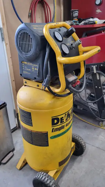 Dewalt D55168 Air Compressor for parts, View more