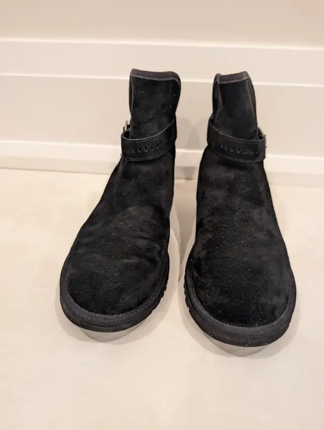 UGG Australia W Leni Black Water-Resistant Buckle Boots Size 7 in Women's - Shoes in Markham / York Region - Image 4