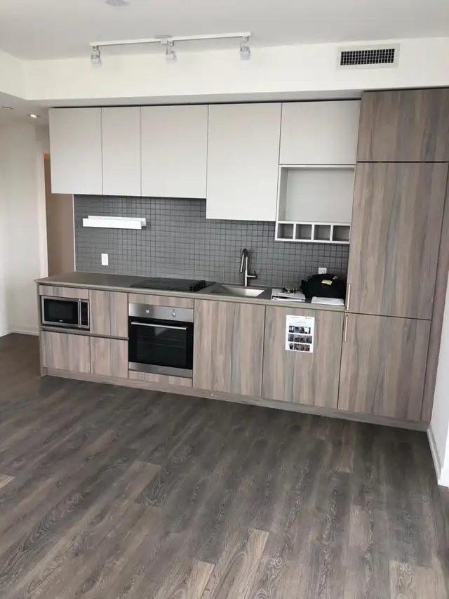 2 Bed Room corner unit available for Lease in vaughan city, ON in Long Term Rentals in Markham / York Region - Image 6