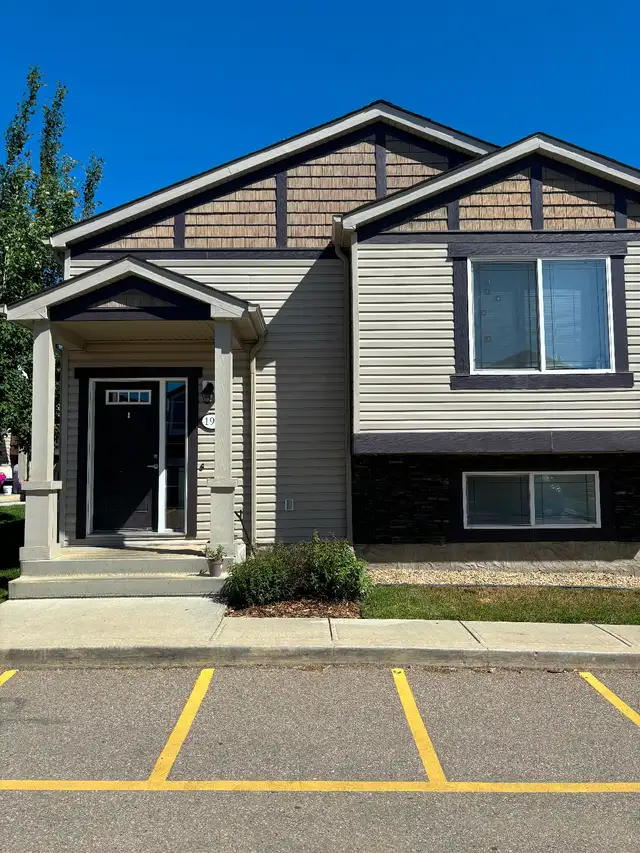Leduc Duplex $205k