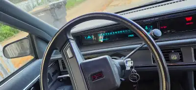 1988 Olsmobile Delta 88 180,000km Mechanically sound car, tires are like new. Rear tires are 1 year...