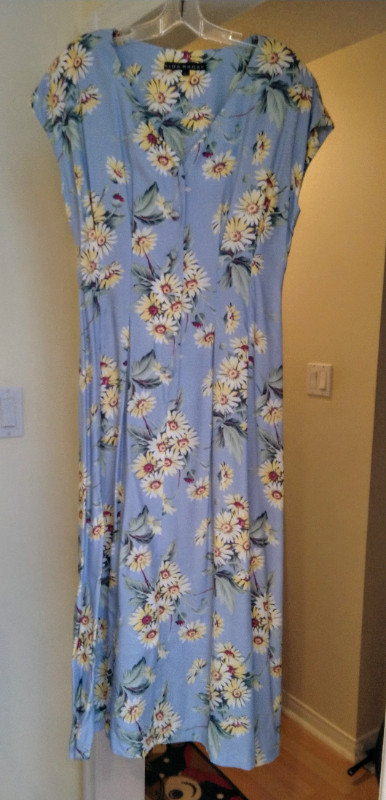 Vintage Fit and Flare Dress Sz 10, Lida Baday in Women's - Dresses & Skirts in Oakville / Halton Region - Image 2