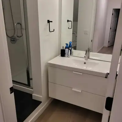 Two bedroom suite for rent 1/3 of utility near 7-Eleven, restaurant, bubble tea, TNT supermarket, 5...