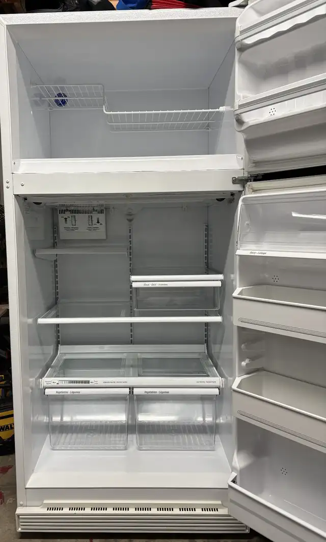 Refrigerateur in Refrigerators in Sherbrooke - Image 3