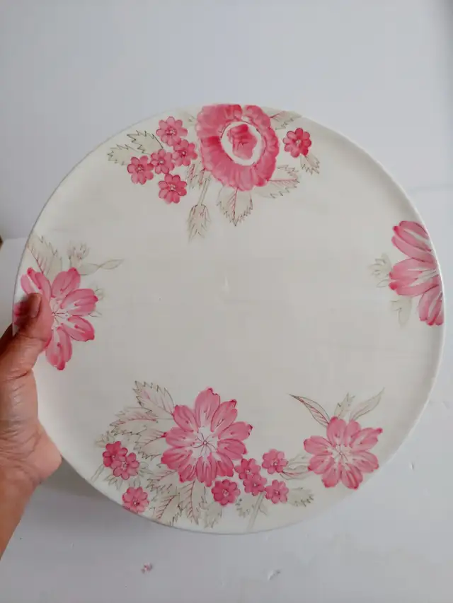 Beautiful cake stand, Nautica, Pink Sands in Kitchen & Dining Wares in Hamilton - Image 5