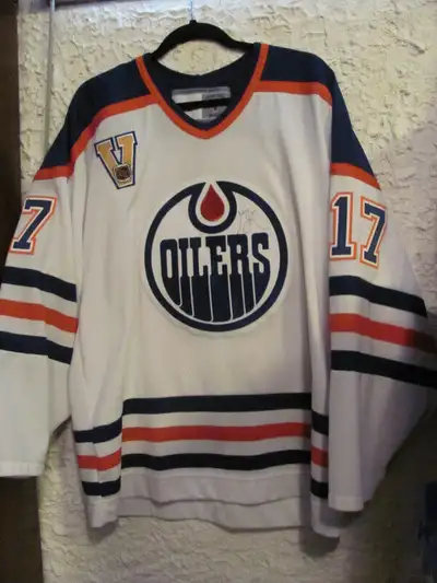 Jari Kurri #17 Oilers NHL Vintage Jersey Signed by Oilers George Laraque #27 CCM NHL Vintage Hockey...