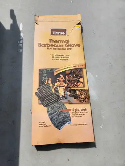 I'm offering a Home brand thermal barbecue glove, new in the original packaging. This glove is desig...