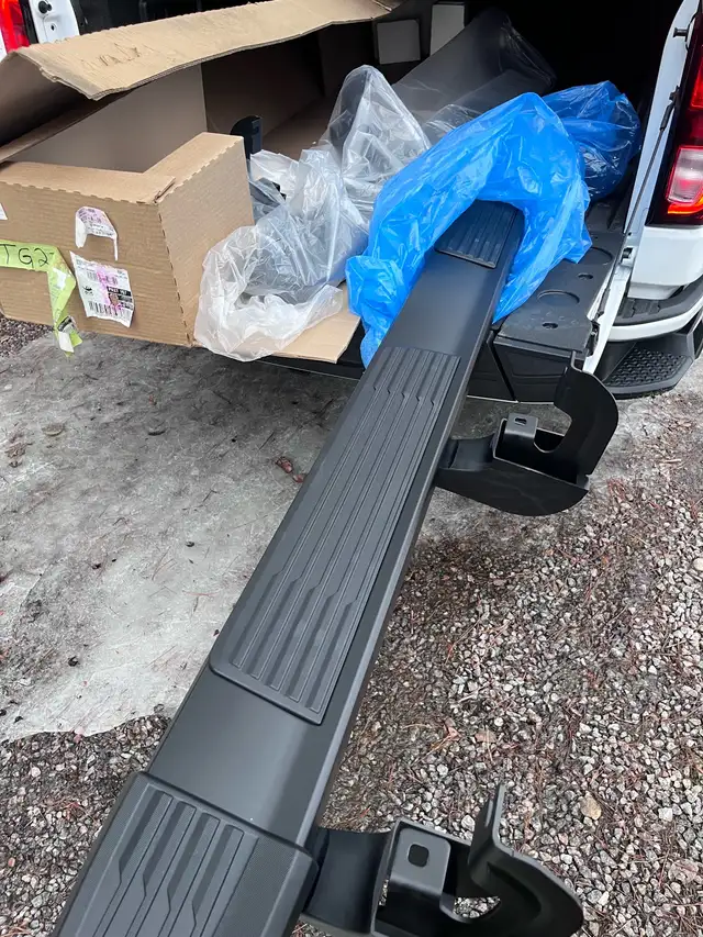 2026 GMC crew cab elevation “ running boards” in Other Parts & Accessories in North Bay - Image 3