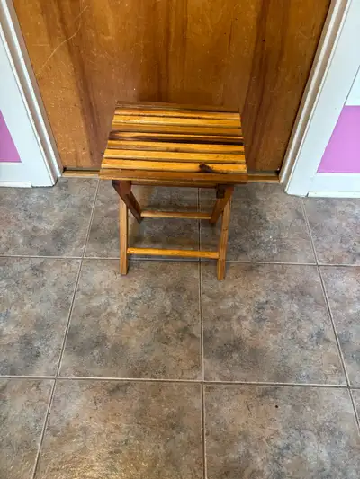 Petit banc pliable en bois IKEA, View more