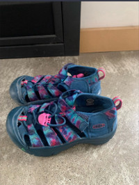 Keen size 11 little kids girl’s waterproof spring summer sandals