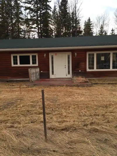 Cabin for rent in the quaint little country town of Wildwood! Located an hour West of Edmonton. Clos...