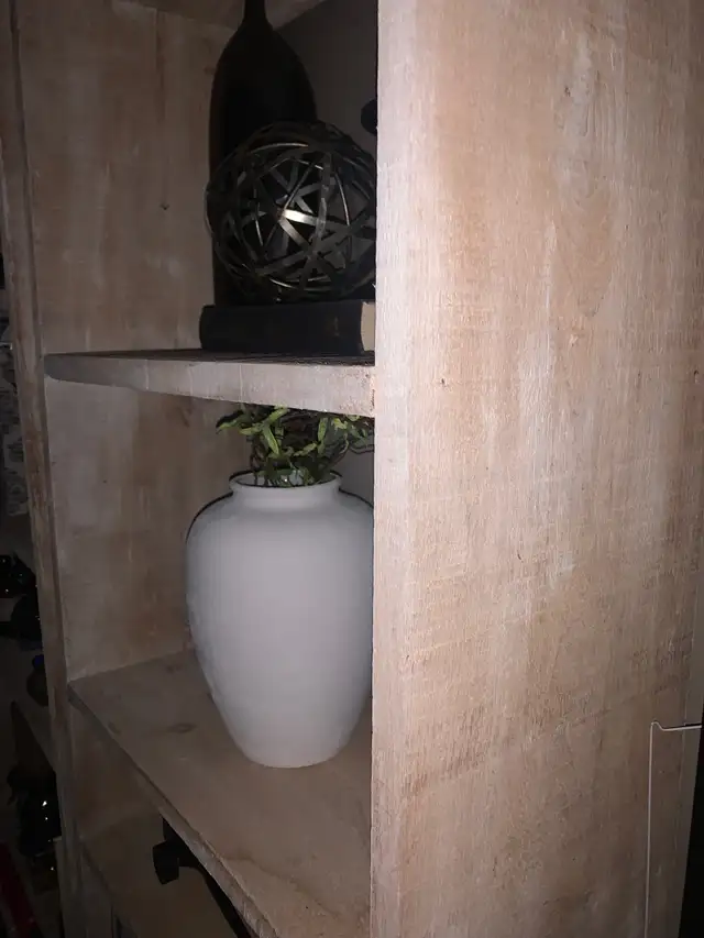 Solid wood Bookshelf in Bookcases & Shelving Units in London - Image 5