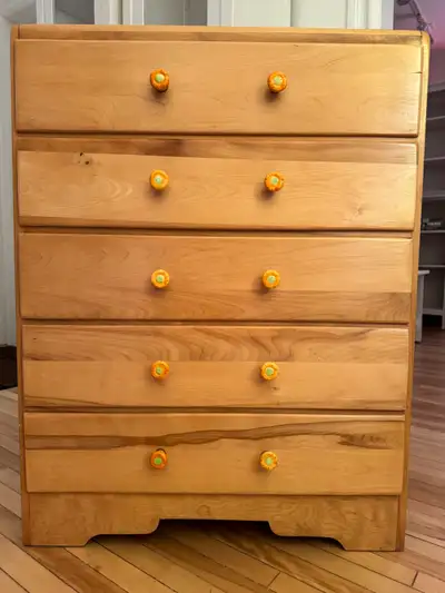 Solid pine 5 drawer dresser - refinished. "antique" style - not new Meuble - commode - 5 tiroirs - p...