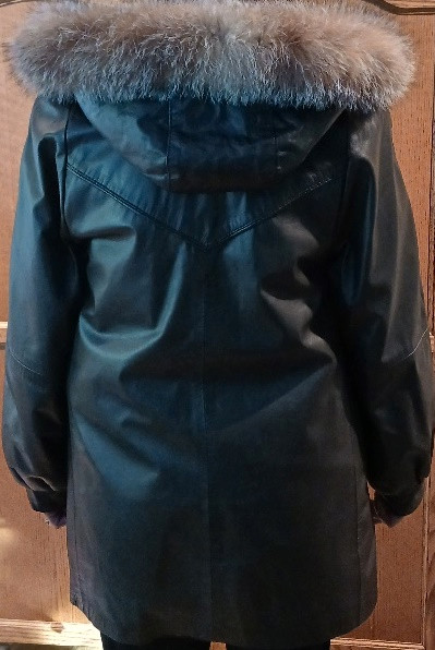 Women's Leather Coat - For Sale in Women's - Tops & Outerwear in Campbell River - Image 2