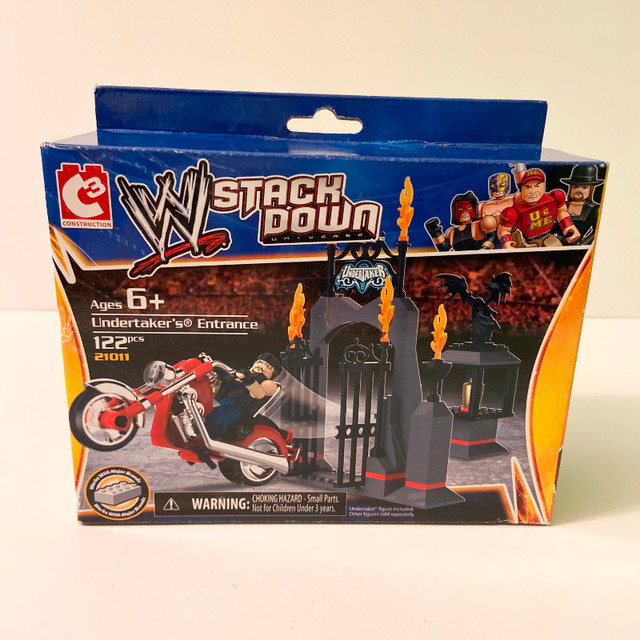 2013 WWE C3 Stack Down Universe Building Block Set Undertaker in Toys & Games in City of Toronto