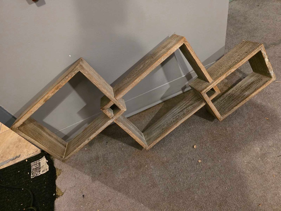 cute shelf | Free Stuff | Windsor Region | Free local classifieds - Kijiji