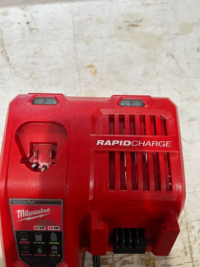 Milwaukee Rapid Charger BRAND NEW! in Power Tools in Kawartha Lakes - Image 2