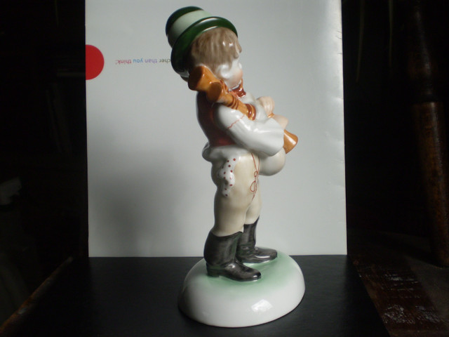 Herend Boy Figurine - " Boy Playing Bagpipes " - #5445 - in Arts & Collectibles in Kitchener / Waterloo - Image 3