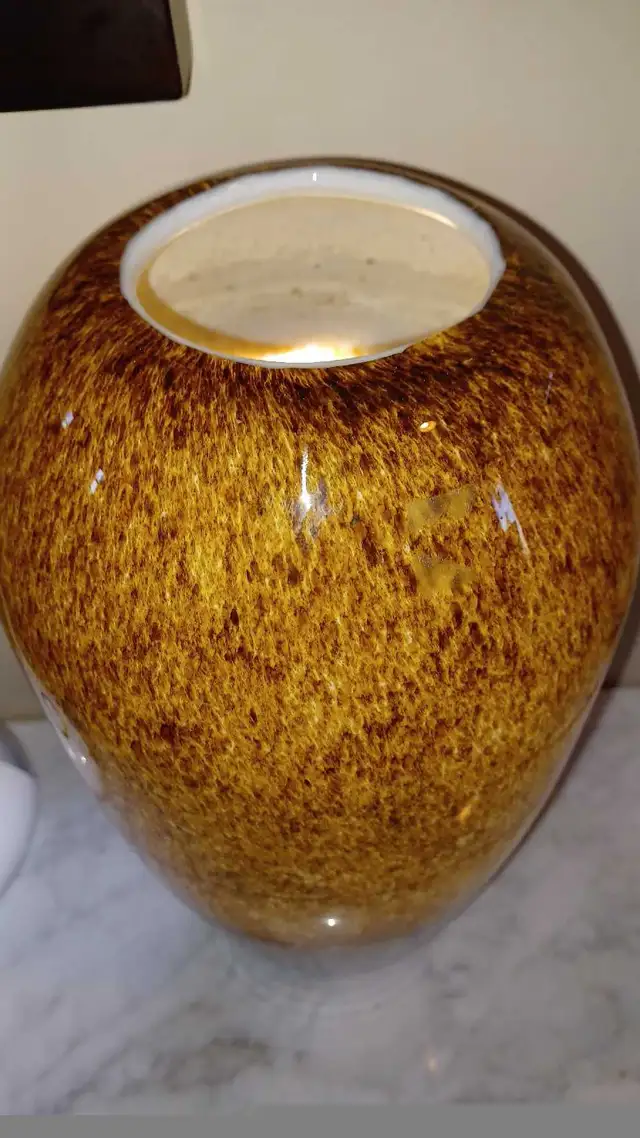 15"T Vintage Hand-blown Tall Amber Brown Cased Art Glass Vase in Home Décor & Accents in Calgary - Image 3