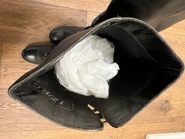 Leather thick-soled women's boots in Women's - Shoes in City of Toronto - Image 7