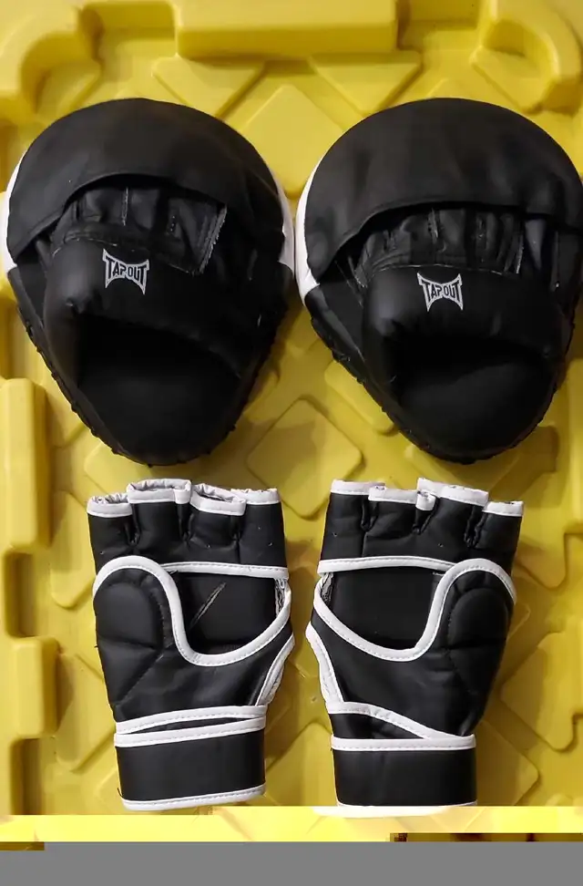 Brand New TAPOUT MMA Gloves and Training MittsL/XL$65 eachBoth S in Exercise Equipment in Barrie - Image 7