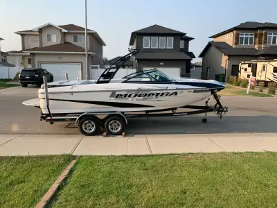 Only 253 hours.... The Moomba MOJO 2.5 is a purpose built surf boat. These boats were built specific...