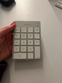 Numeric Keyboard - Aluminum Bluetooth Wireless 18-Key Keypad