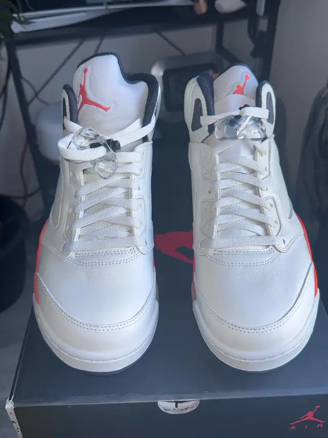 air Jordan 5 Retro in Men's Shoes in City of Montréal - Image 5