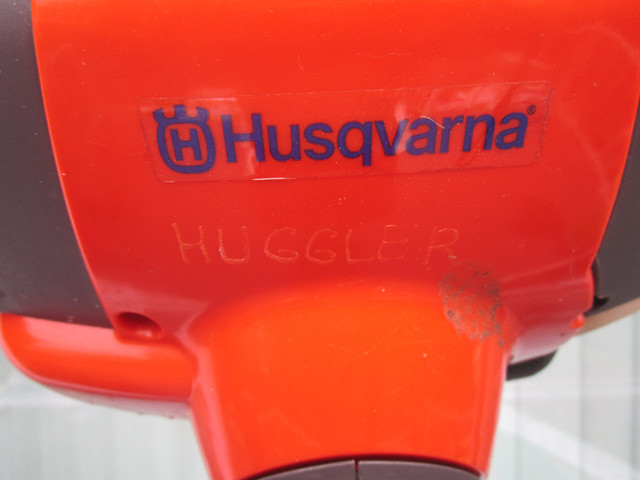 coupe herbe HUSQVARNA peux servir pour des pièces de rechange a1 dans Autre  à Laval/Rive Nord - Image 2