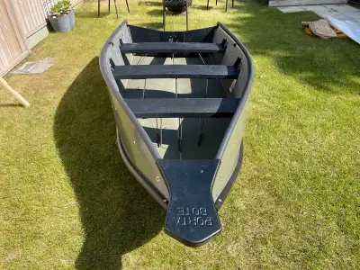 10ft, with RV Mounts, three seats like new condition