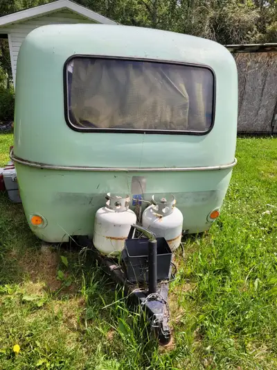 Mint colored boler in decent shape for sale. No mice. Woman owned and operated then stored. Sleeps 4...