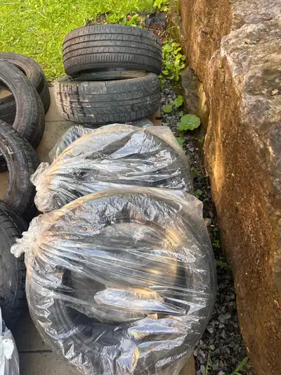 A total of 15 tire from 175 to 205 size so I’m good for one season or two season or some for three s...