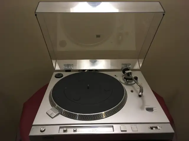 SONY TURNTABLE FULLY AUTOMATIC/DIRECT DRIVE in Stereo Systems & Home Theatre in Calgary - Image 2
