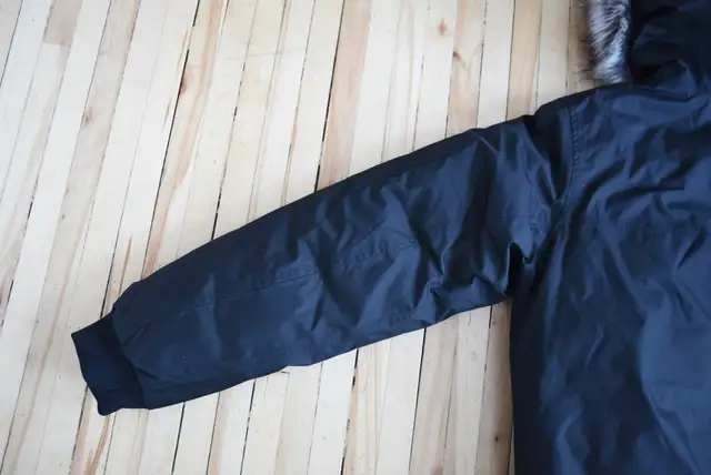 The North Face McMurdo Bomber Down Jacket Youth Boys XL (18/20) in Kids & Youth in Edmonton - Image 8