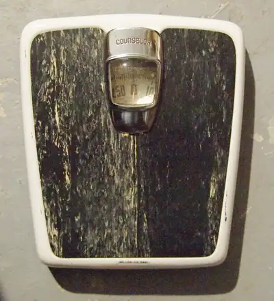 $30 Retro 50's bathroom scale made in USA by Counselor. Weighs up to 250lbs and has zero adjust dial...