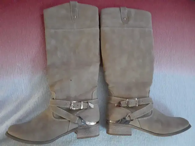 woman's Alberto fashion boots in Women's - Shoes in Grande Prairie - Image 4