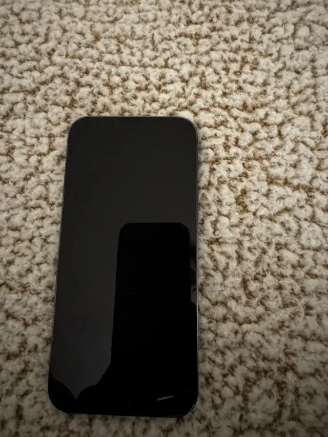 iPhone 13 Pro Max super clean in Cell Phones in Laval / North Shore - Image 4