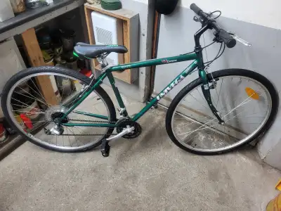 175$/chacun Plusieurs Velo hybride roues 700c, View more
