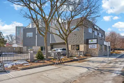 Modern Office Space for Lease – 435 York Blvd, Downtown Hamilton (Parking Included) Looking for a pr...