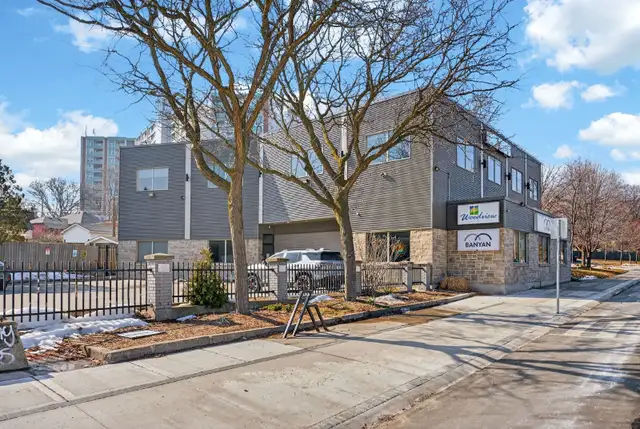 Modern Office Space for Lease – 435 York Blvd, Downtown Hamilton