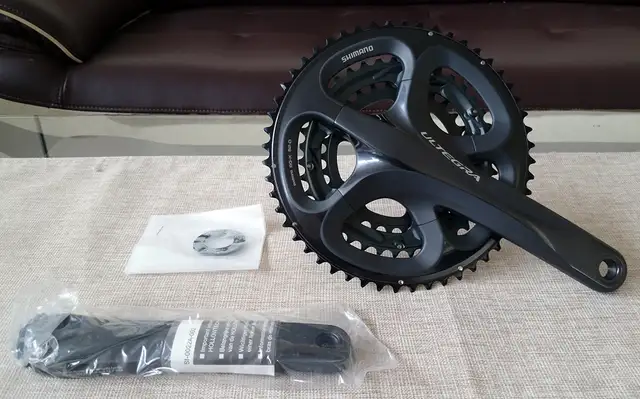 Shimano 10x3 Speed Ultegra FC-6703 Bike Crankset 52/39/30T 175mm in Frames & Parts in City of Toronto - Image 5