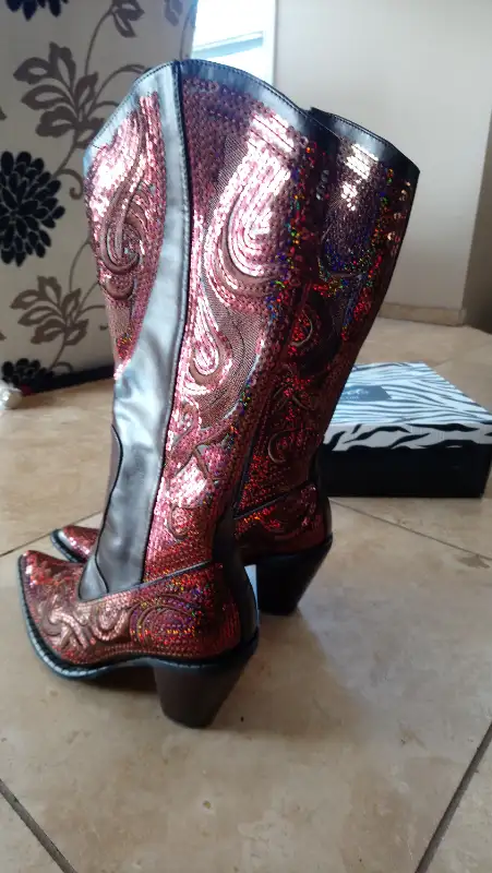 New Women's Cowgirl Cowboy Western Bling Boots. Size 9 in Women's - Shoes in Calgary - Image 8