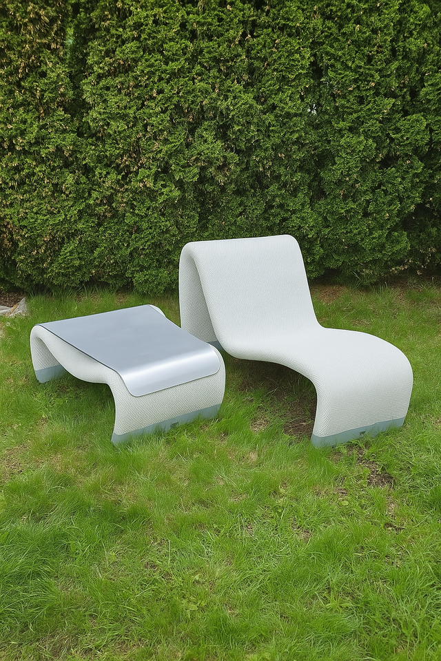Luxury Outdoor Lounger & Side Table Set - SIFAS SAKURA in Patio & Garden Furniture in Oakville / Halton Region - Image 2